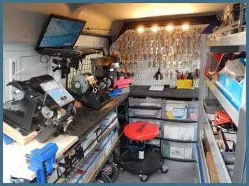 Safe Key Shop Brooklyn, NY 718-489-9805 - 2-mobile-locksmith