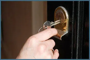 Safe Key Shop Brooklyn, NY 718-489-9805 - 7-door-unlock